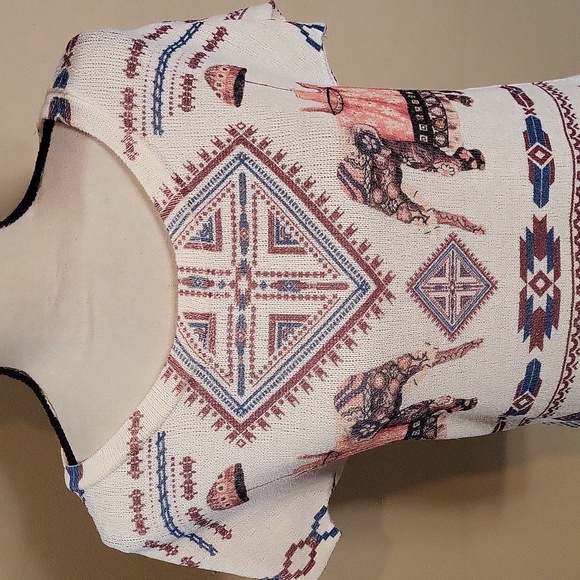 Gaze Aztec Top - Picture 2 of 6